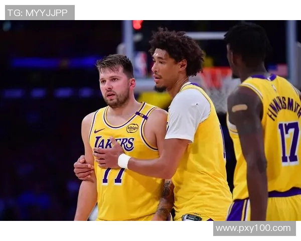 美国篮球队与塞尔维亚队激战正酣谁将赢得这场巅峰对决